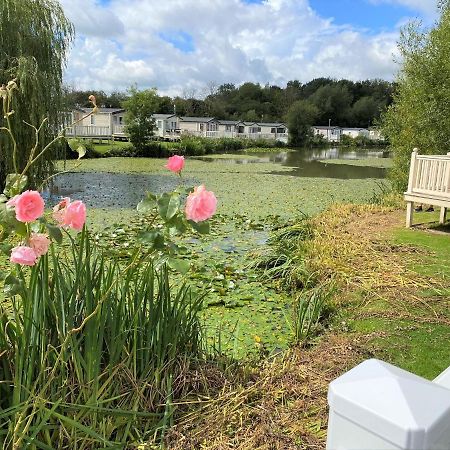 Villa Lilly Pad South Cerney Exterior foto
