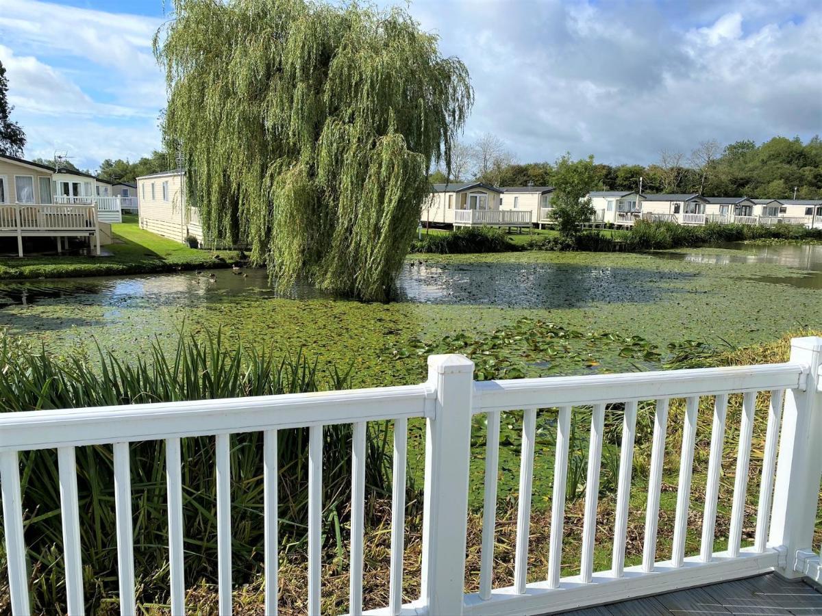 Villa Lilly Pad South Cerney Exterior foto